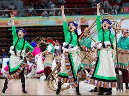 为什么棒球运动员在炎热的天气里依然选择穿着长袖长裤