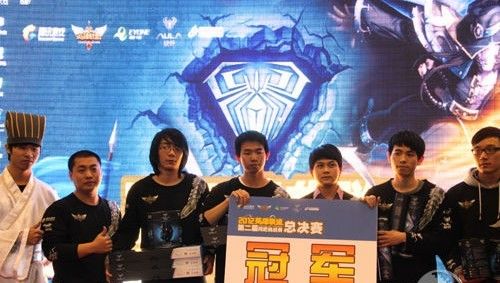 詹姆斯上反 詹姆斯上反
